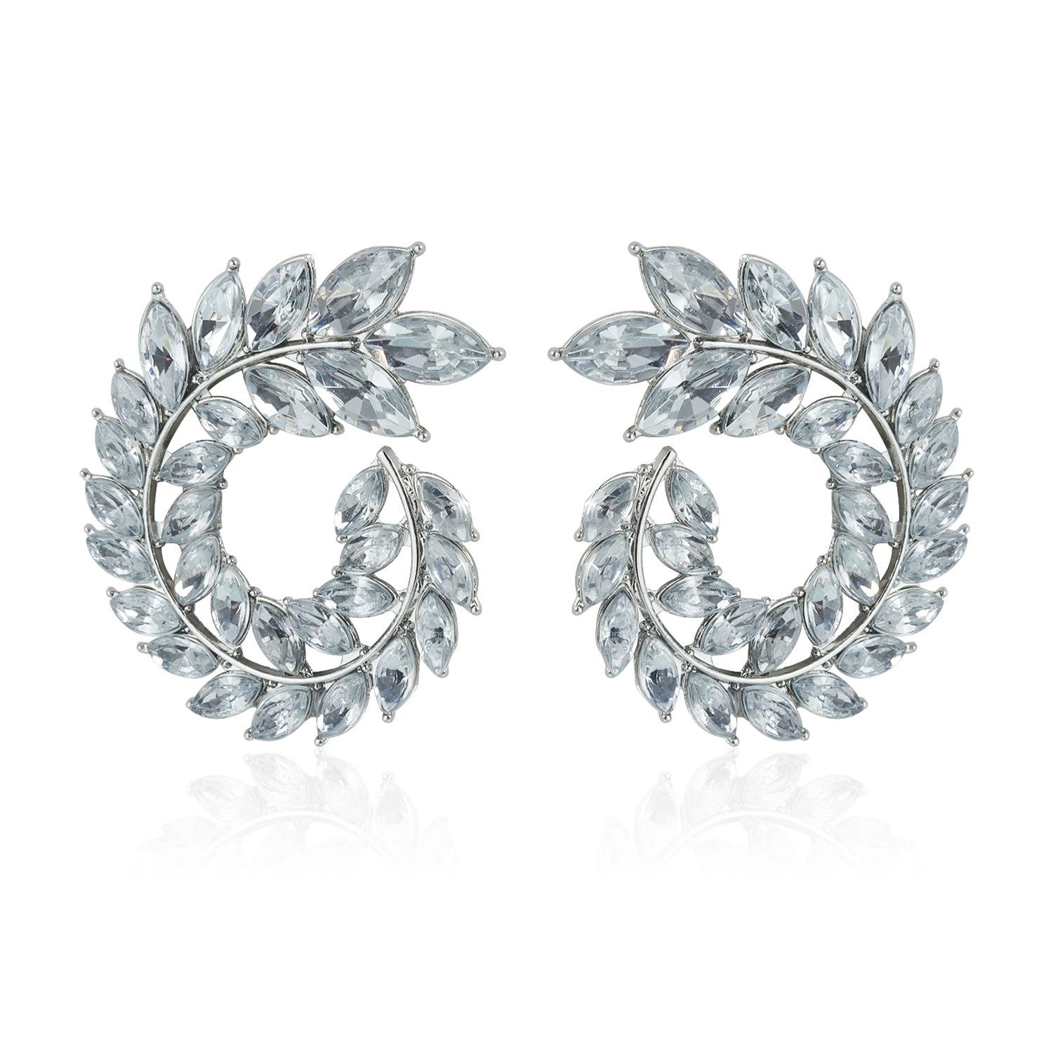 

European and American jewelry ins fashion exaggerated flash diamond earrings Internet celebrities with the same personality design temperament earring