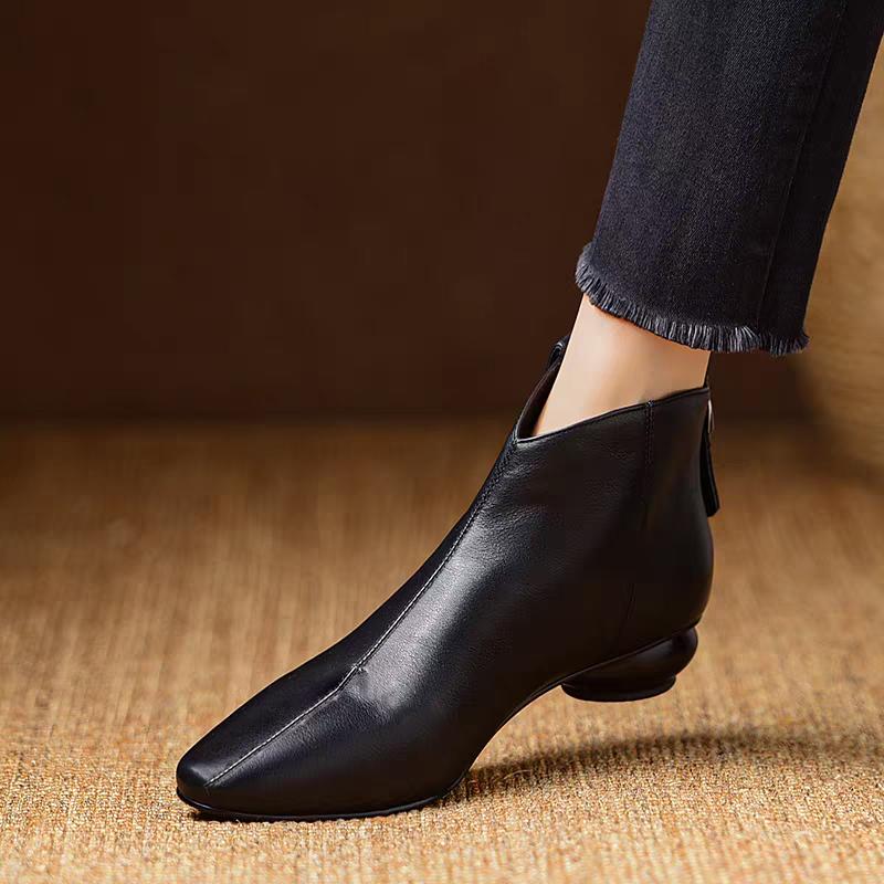 2025 New  Booties Autumn New Pointed Toe Rear Zipper Metal Buckle Soft Sole Anti-Slip Wear-Resistant Single Boots