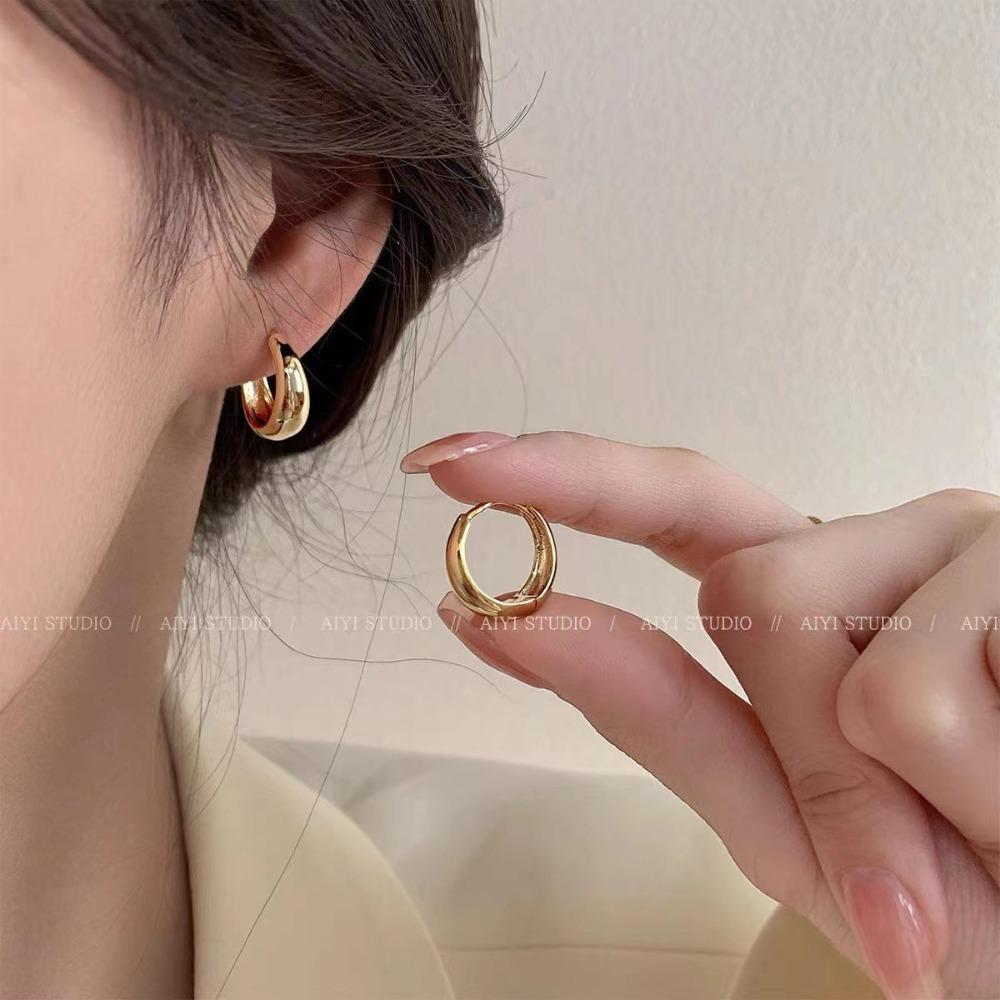 Golden Circle Earrings for Women 2025 New Ear Buckles, Light Luxury, High-end Sensory Ring Earrings, No Need To Pick Earrings When Sleeping