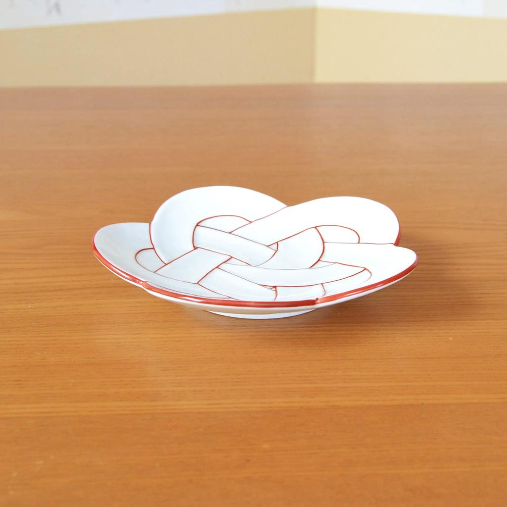 Nový rok Japonský Lucky Arita Plum Vermillion Střední sada prezentačního boxu Nádobí, Nádobí, Talíř, 15 cm, Kouzlo, Nádobí, Musubi, Červená, Linka, Talíř,
