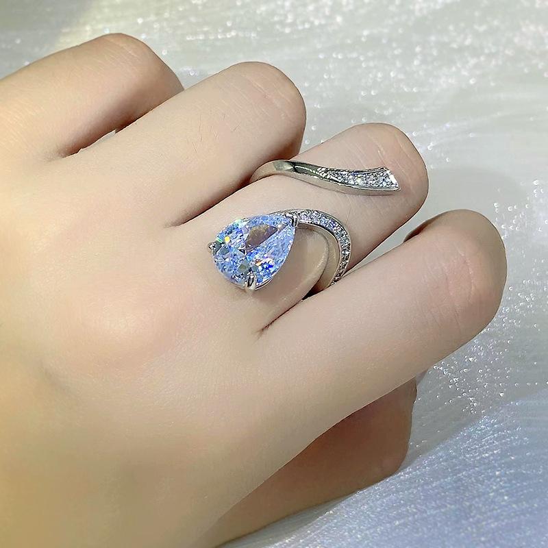 Light Luxury Zircon Wrapped Geometric Ring Fashion Personality Design Sense Cold Style Index Finger Ring Women's Decorative Ring