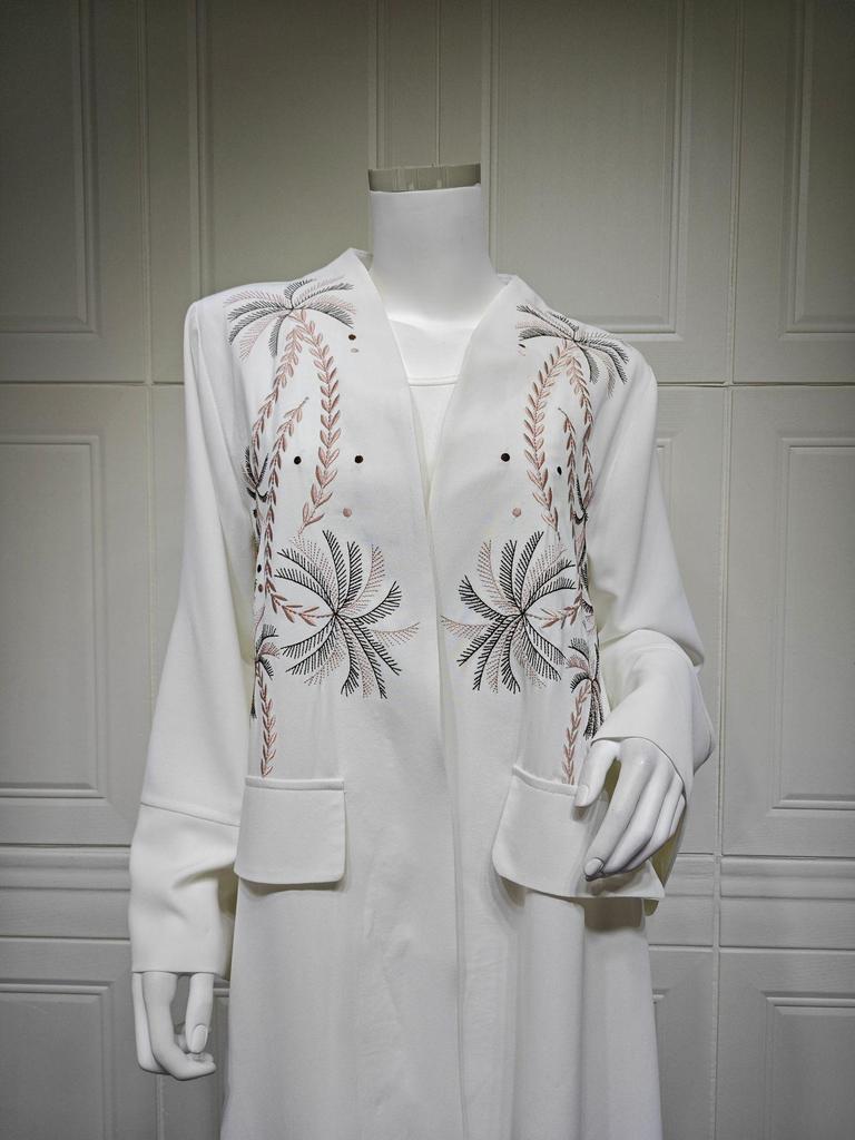 Elegant White Floral Embroidered Abaya Coat - Modern Middle Eastern Fashion