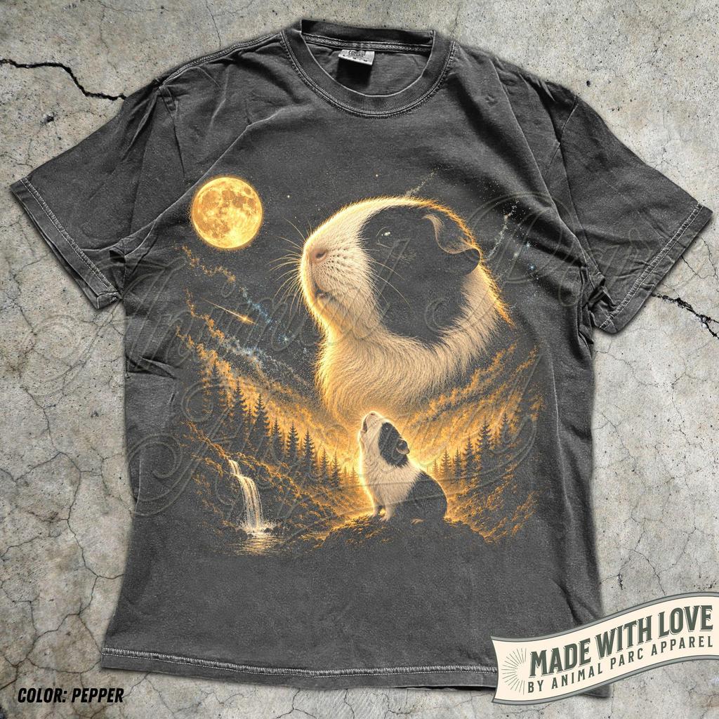 Guinea Pig Howling to the Moon T-Shirt, Guinea Pigs Graphic Tee, 90 Retro Howling Moon Animals, Gift Guinea Pig Lover, Funny Pet Gifts