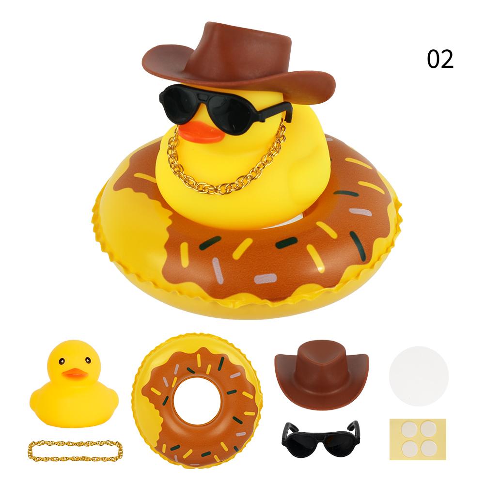 Gummi-Enten Armaturenbrett Dekorationen Schmuckstück Gelbe Ente mit Mini-Schwimmring Sonne Cowboyhut Halskette für Auto Büro Wohnkultur