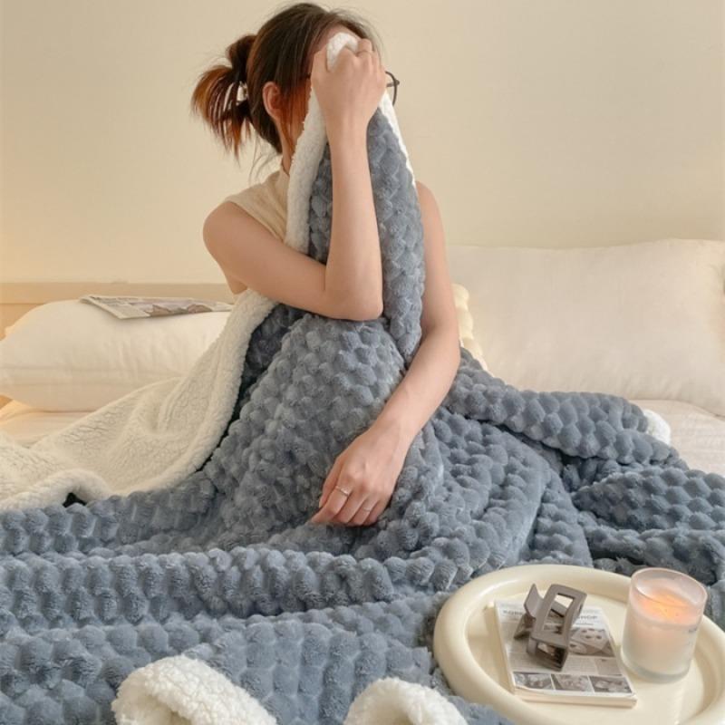 New 3D Shaped Jacquard Blanket Lamb Fleece Coral Fleece Double Sided Blankets Autumn Winter Seasons Warm Comfortable Nap Quilt