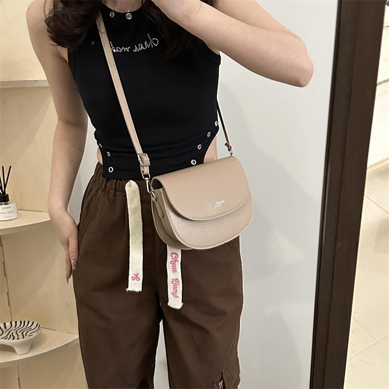 Taška na sedlo dámská taška messenger taška 2024 nová trendy dívka jaro jednoduchý módní trend zahraniční styl taška přes rameno ženy