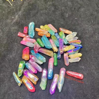 Cristaux d'Aura Titane Cristal Plaqué Or Cristaux de Quartz Graines Lémuriennes Pointes Spécimen Cristaux de Quartz Naturels
