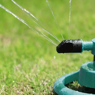 1 Stück, 360° 3-Arm-Rotierendes Gartenbewässerungssystem für effiziente Rasen- und Gartenbewässerung (Grün)