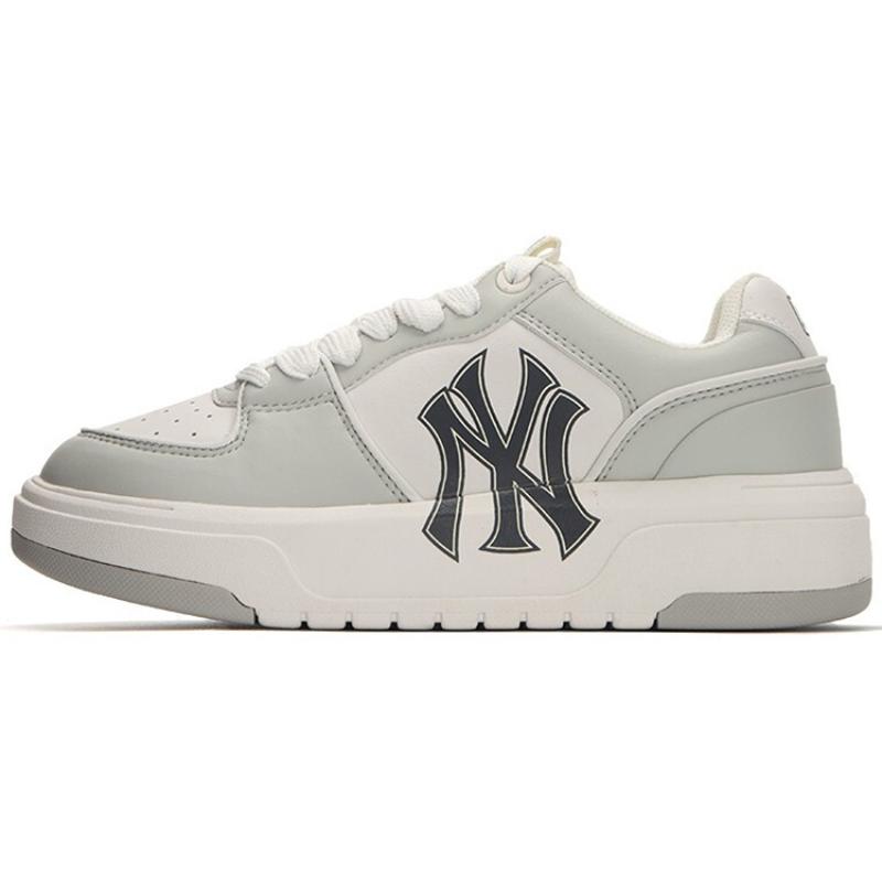 

MLB Chunky Liner Yankees White Grey Sneakers 38