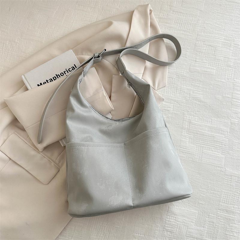 Large Capacity One Shoulder Bag Vintage Underarm Bag Stylish Handbag Street Style