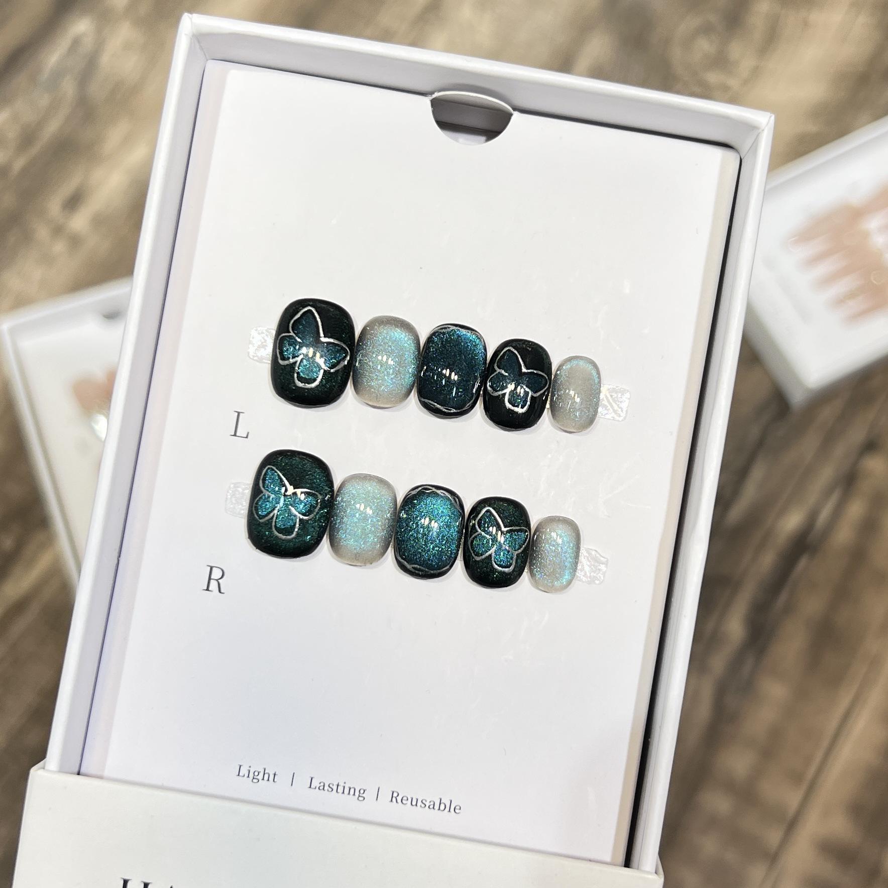 

Dairuisen Phantom Butterfly Cat-Eye Short Press-On Nails with Hand-Painted Design Medium M