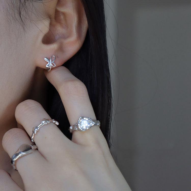 Super Exquisite Butterfly Ear Buckles Simple and Everyday Versatile Temperament