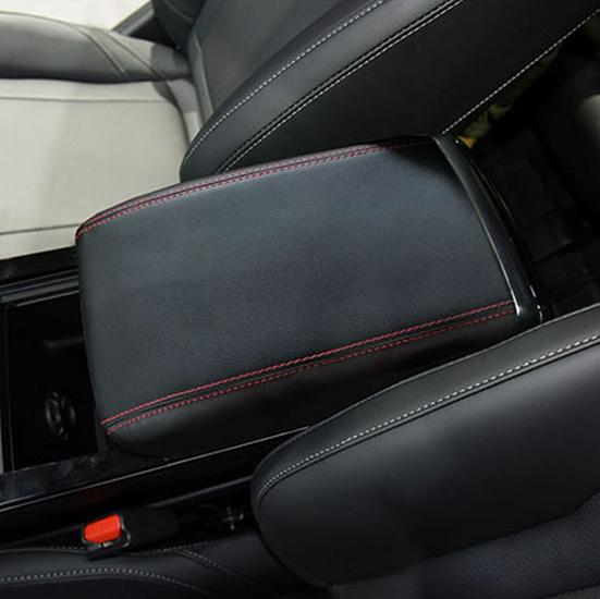 

Чери Тигго 7 (2020-2022) Кожаная накладка на центральную консоль и подлокотник