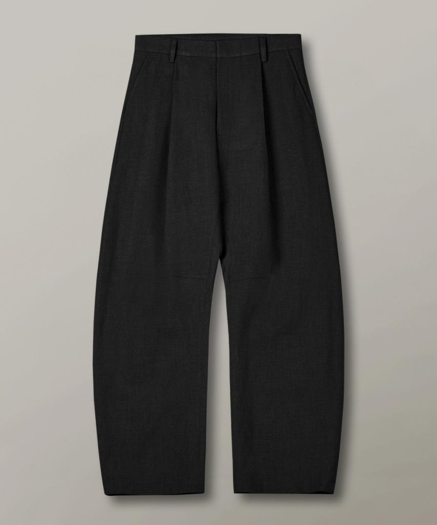 Eokeoseuteom Curved Wide Slacks_Black