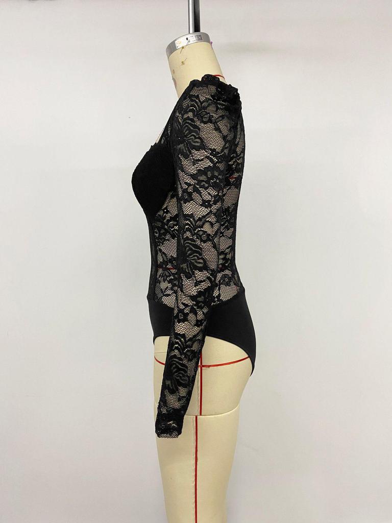 Elegant Lace Trim Bodycon Black Bodysuit with Square Neck