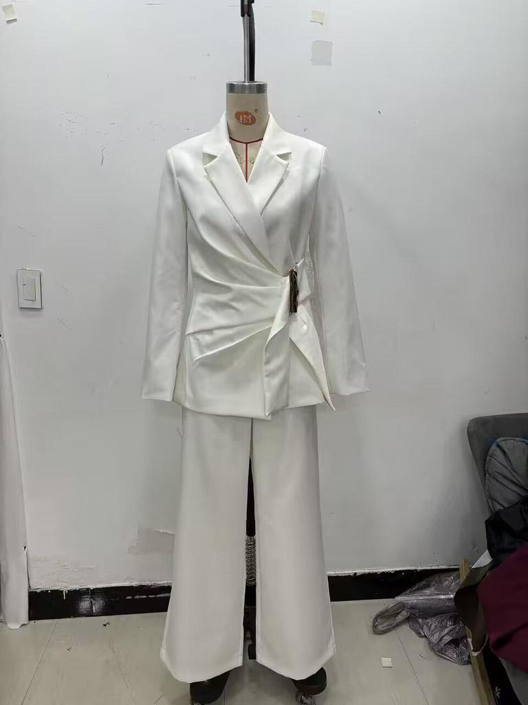 European American Style Fashion Suit: Buckle Decor Jacket & Straight-Leg Pants Two-Piece Slim Fit Set for Women