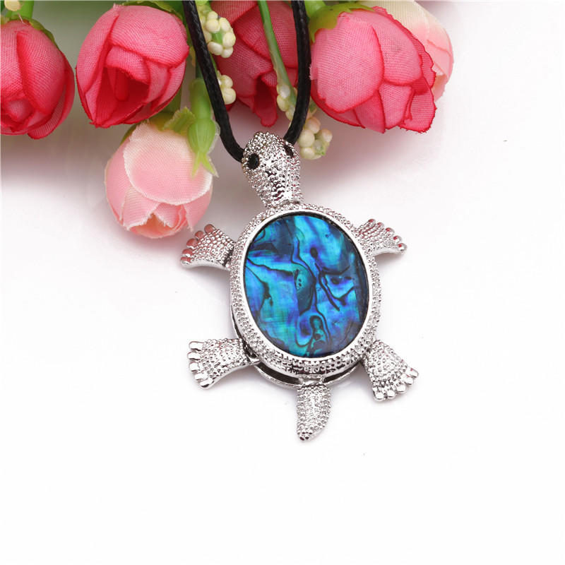 Shell Material Turtle Necklace Stylish Pendant Ornament Christmas New Year Birthday Gift