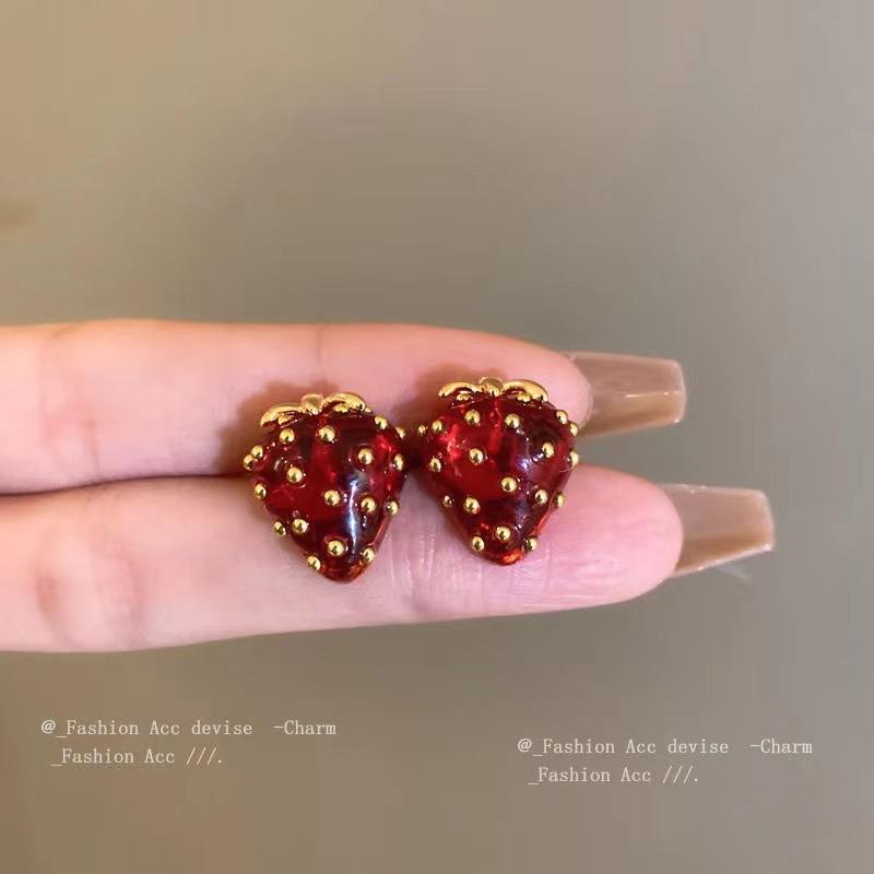 

1 пара серег в форме красной клубники для женщин, элегантный и уникальный дизайн для повседневного ношения