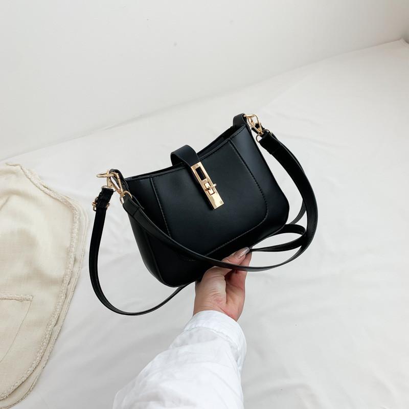 Chic Korean Style Fashion Handbag Trendy Crossbody Bag For Fall With Stylish Design