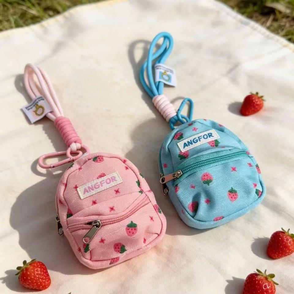 Strawberry Pattern Polyester Keychain Wallet With Durable Material For Daily Use