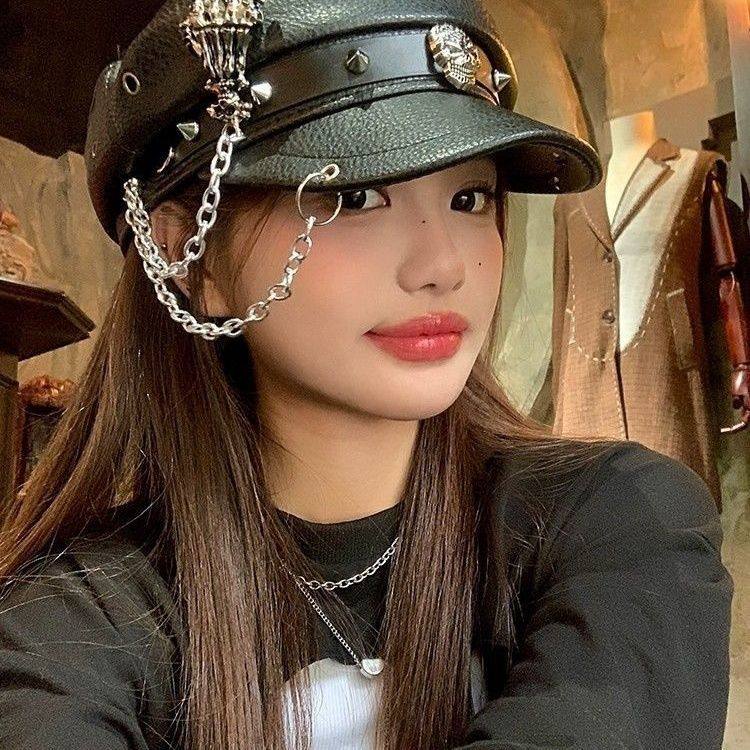 Dark Rivet Skull Chain Leather Abby Beret Female Punk Gothic Hats Spice Girl Painter Hat Versatile Winter Hat