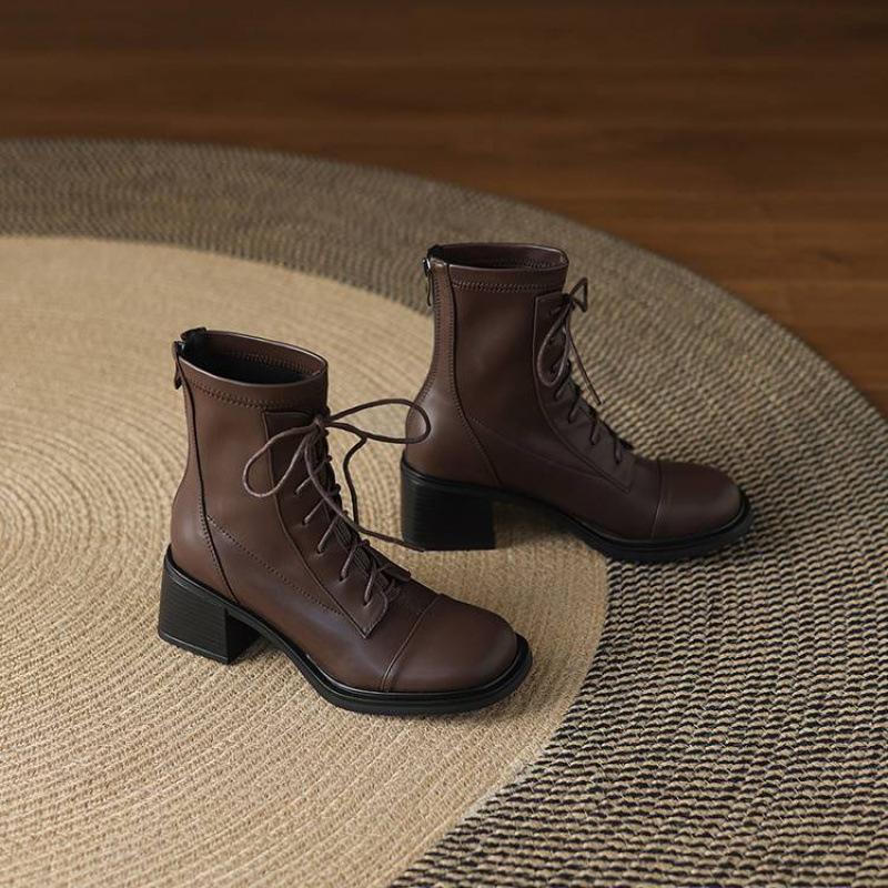 Korean Version of Medium Heel Large Size Martin Boots Women's Comfortable Rear Zipper Solid Color Square Heel Autumn and Winter New Rubber So