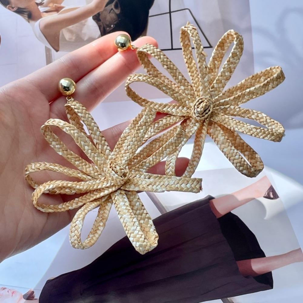 Zinc Zinc Alloy Straw Woven Earrings Elegant Hollow Floral Earrings Exaggerated Flower Ear Studs Vacation