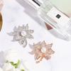 Elegante Strass Blumenbrosche Anzug Perlennadel Luxusschmuck Botanische Blume Schal Schnalle Perlennadel Temperament Accessoires