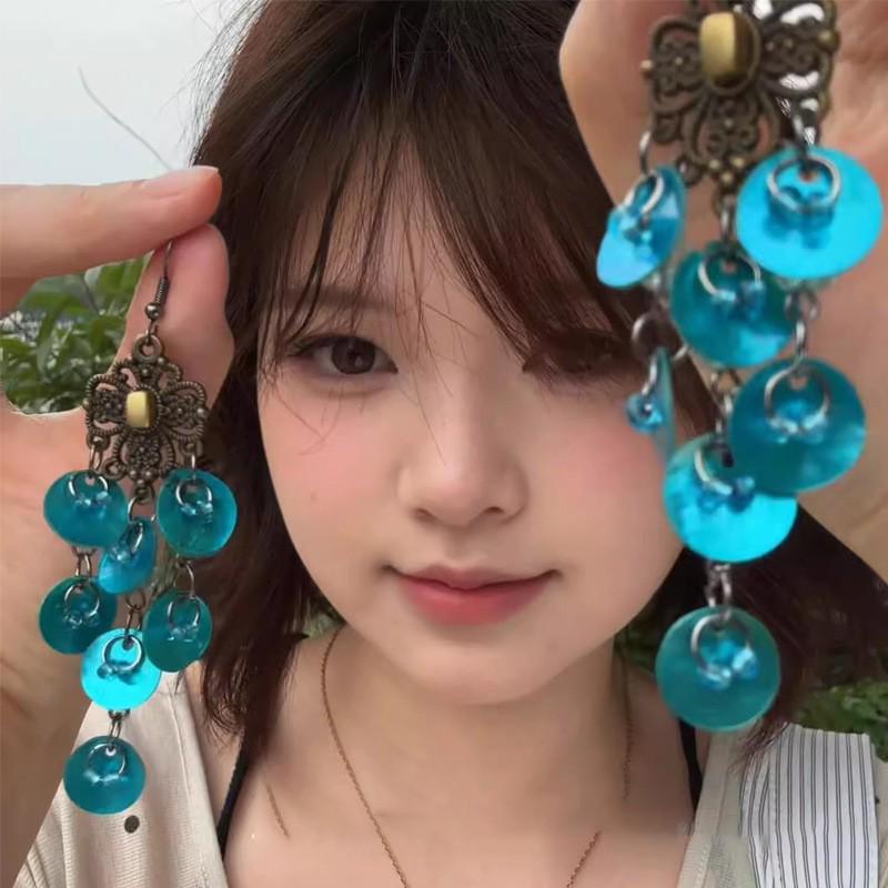 Silver Geometric Seashell Tassel Stud Earrings – Beach Vacation Style for Women