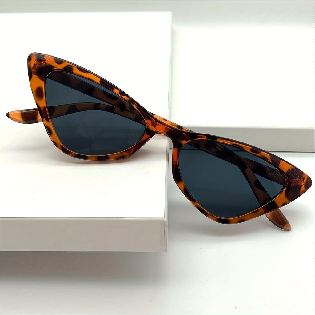 1pc Chic Women's Cat Eye Fashion Glasses  Anti-Reflective PC Lenses Durable Plastic Hinges Fashion Accessory for Casual Attire