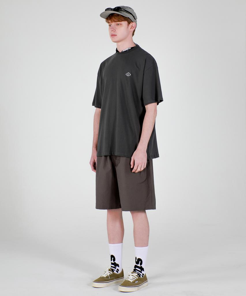 ESN Nylon Single-Pleat Wide Shorts Charcoal