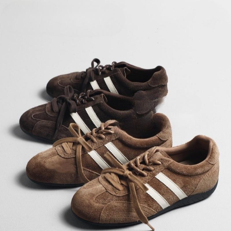 New Flat Casual Sports Board Shoes for Women with A Niche Height-increasing Style