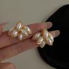 Retro niche gentle pearl stud earrings commuting versatile temperament earrings niche cold noble versatile elegant earrings