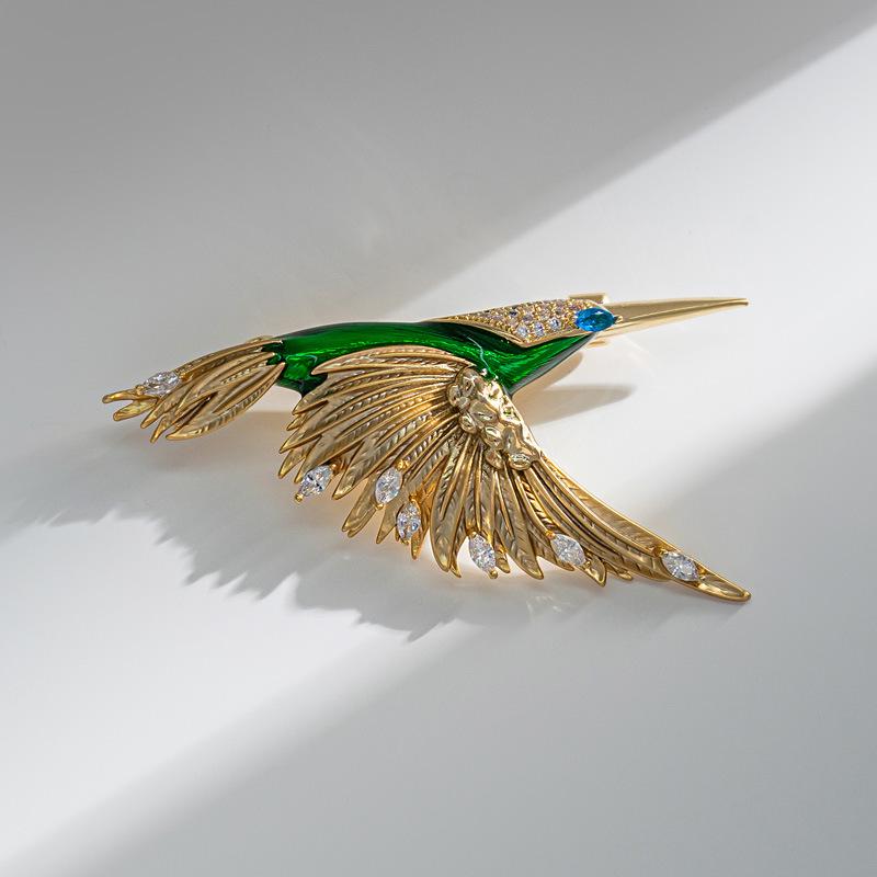 Bo Xin Yun Exquisite Eagle Brooch: High-End Fashion with Enamel and Rhinestones