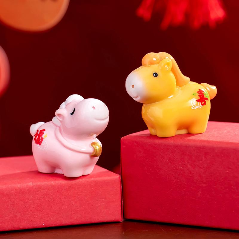 2026 Pferdejahr Miniatur Ornamente Tierkreis Cartoon Glückliches Pony DIY Autodekoration Frühlingsfest Büro Schreibtischdeko Ornamente
