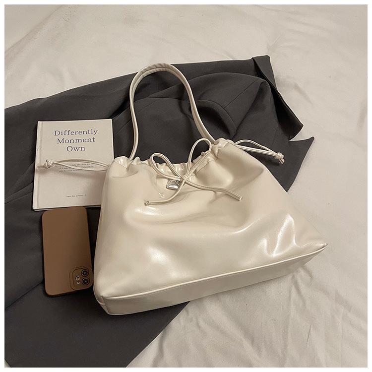 

Повседневная сумка большой вместимости из мягкой ткани, женская, новая модная, 2025, для поездок на работу, на плечо, подмышку, портативная сумка-тоут, сумка-ведро белый