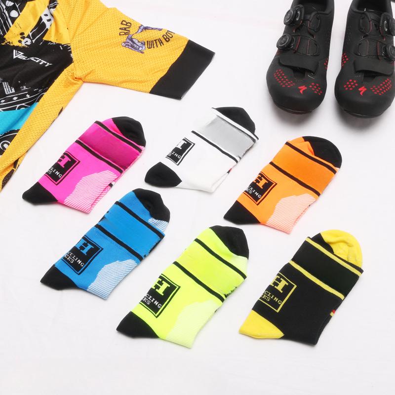 Cycling Socks Cycling Sports Socks Breathable Sweat Wicking Odor Proof Compression Running Socks Basketball Mid Tube Socks