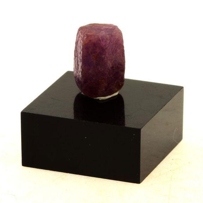 Pierres et Minéraux. Rubis. 9.2 ct. Kiteto District, Manyara Region, Tanzanie.