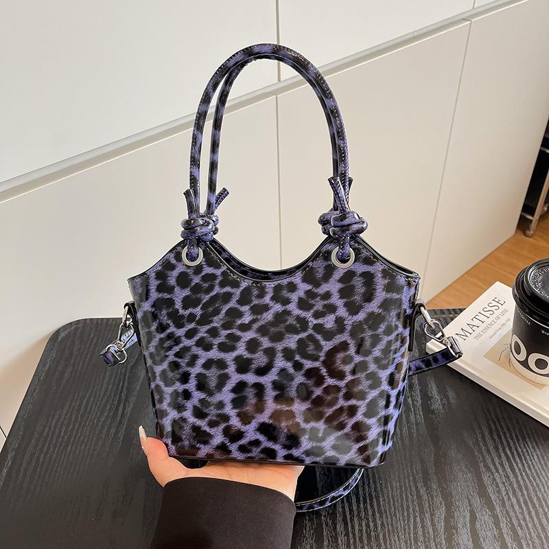 Fashion trend leopard print handbag new simple texture messenger women's bag versatile shoulder bucket bag