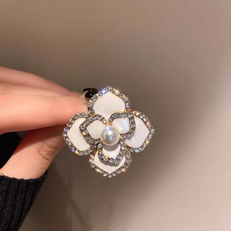 Camellia Pearl Diamond Brooch Oil-Dripping Metal Mourning Corsage Pin High-End French Elegant Bag Cloth Scarf Accessories Brooch