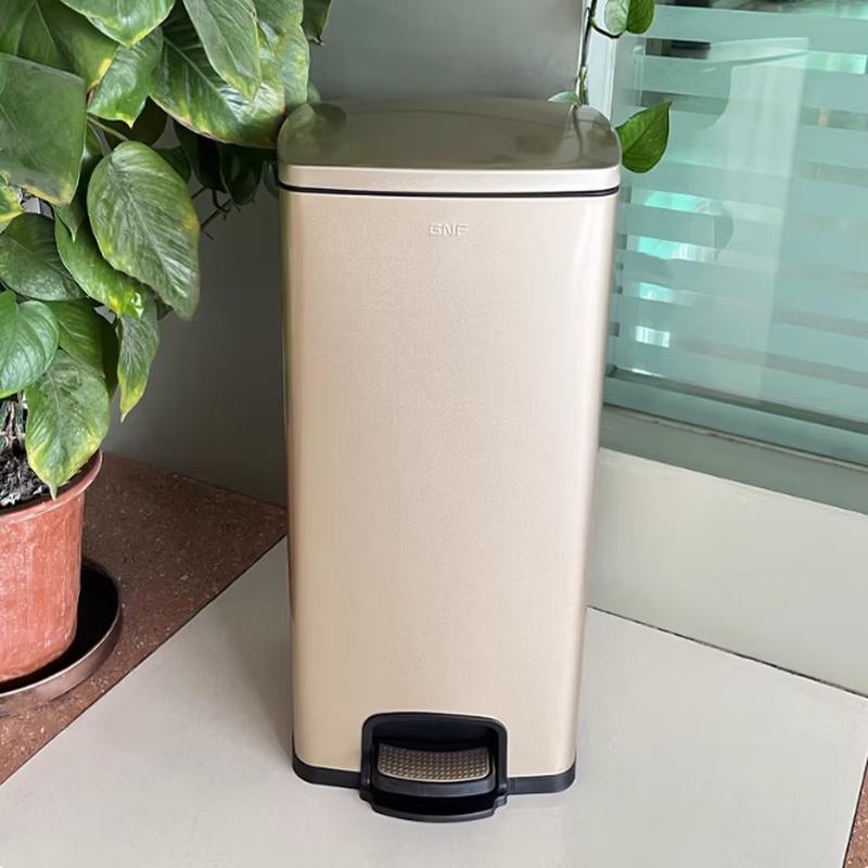 GUAIKEAI Stainless Steel Foot Pedal Trash Can