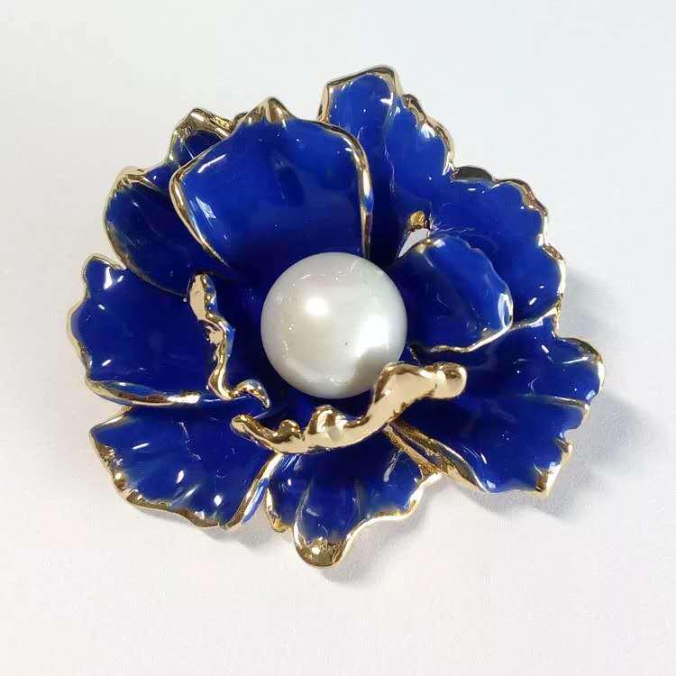 Elegant Luxury Brooch: Versatile and Exquisite Pin for Suit Jackets - Japanese and Korean Inspired Design