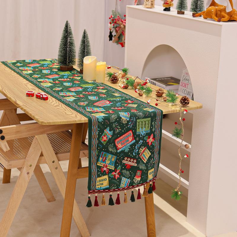 Christmas Decoration Chenille Jacquard Table Runner Printed Table Decoration Santa Claus Printed Table Mat