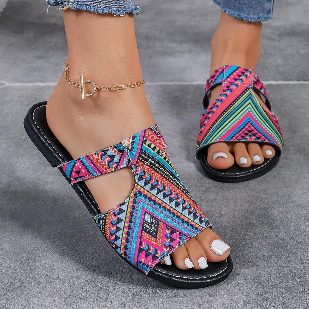 2024 Summer Women's Breathable Roman Style Color Block Sandals: European & American Flat Slippers