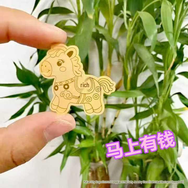 

2026 Best-Selling Imitation Gold Leaf Pegasus Phone Sticker for Attracting Wealth - Creative Gift Accessory