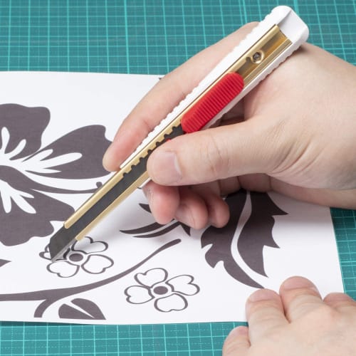 Kai Razor Cutter, Specialized for Sharpness, Small Blade, High Durability, Sharp Edge, Made In Japan, Ambidextrous, Auto-Lock, Clean Cut, for Cardboar