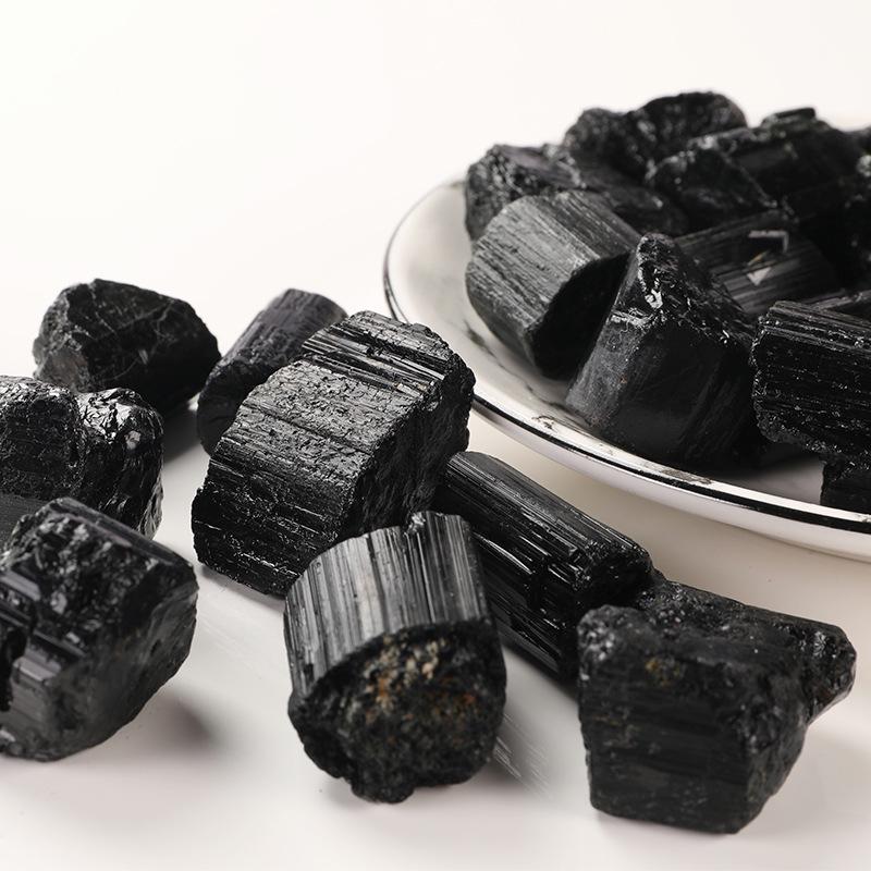 Raw Natural Black Tourmaline Crystal: Aroma Diffuser & Fish Tank Stone Decoration