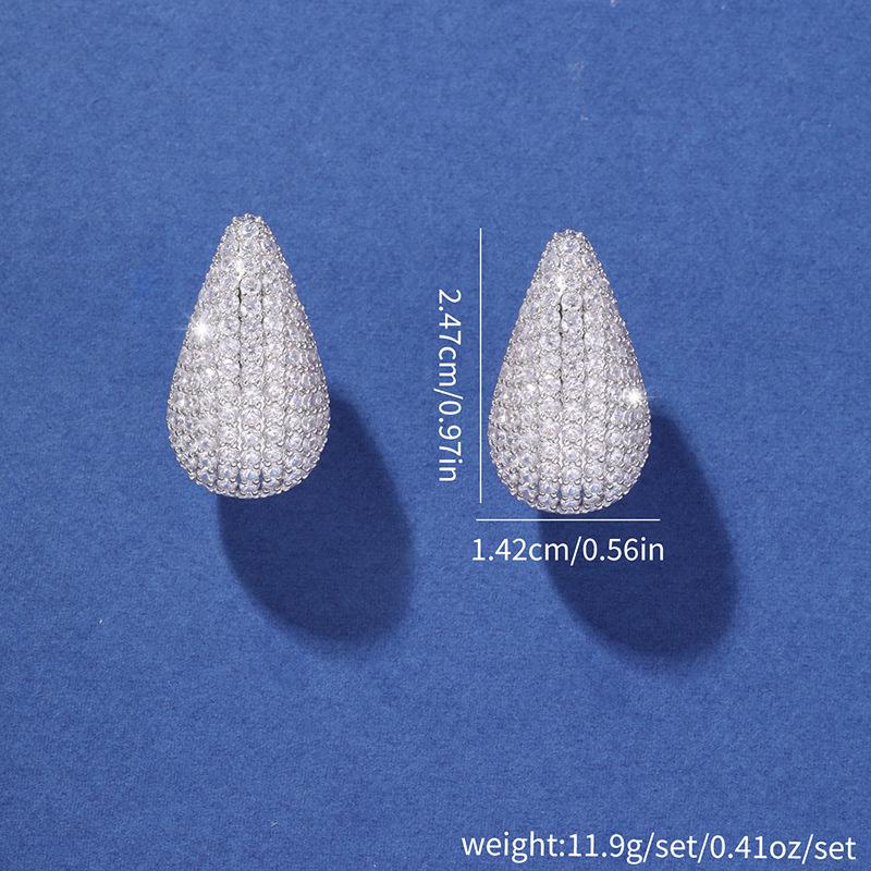 Elegant Teardrop Micro-Pave Diamond Stud Earrings for Women - Luxurious and Sparkling Accessories