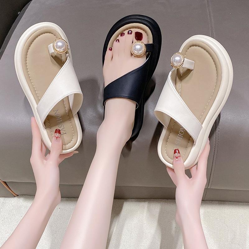 Soft Leather Pearl Cool Slippers Women's 2025 Summer New Beautiful Temperament Set Toe Platform Student Word Beach Shoes Women