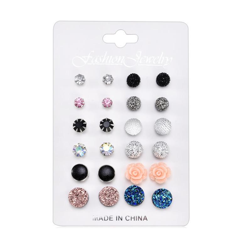 European & American Retro Pearl-Set: Creative French Gold Earrings, 6-Piece Set.